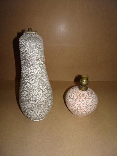 Deux pieds de lampes en céramique à émail...