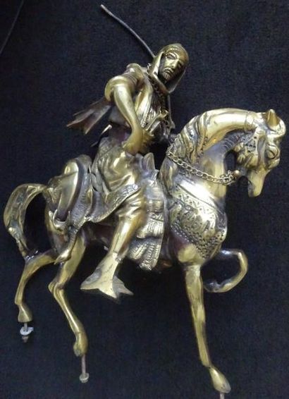 Cavalier de fantasia.

Epreuve en laiton...
