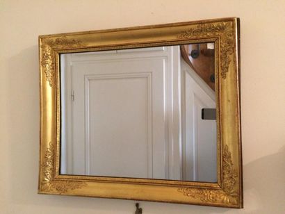 Miroir rectangulaire.

Formé d’un cadre en...