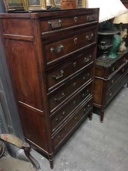 Semainier en bois et placage d’acajou, ouvrant...