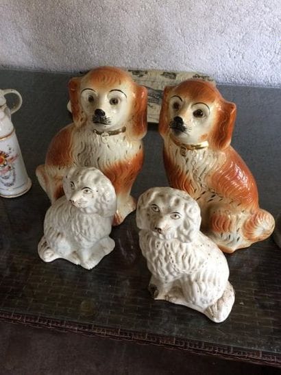 STAFFORDSHIRE


Deux paires de chiens King...