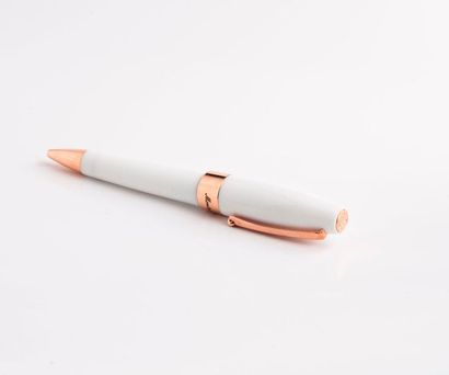 MONTEGRAPPA, 1912


Stylo bille en résine...