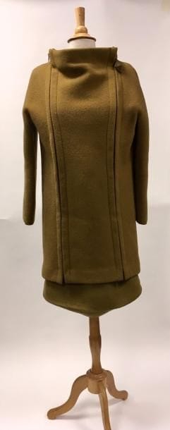 PIERRE CARDIN Paris


Robe en drap de laine...