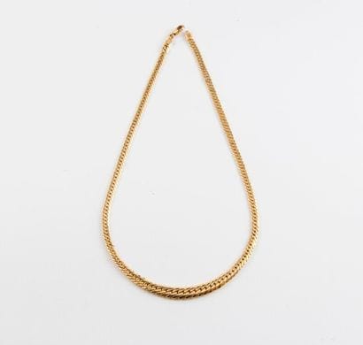 Collier en or jaune (750). 

Fermoir mousqueton....