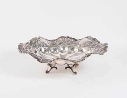 Centre de table en argent (min. 800) reposant...