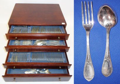 Ménagère en argent (925) à décor de filets...