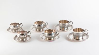 Trois paires de tasses et sous tasses en...