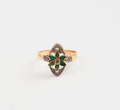 Bague marquise en ors jaune et gris (750)...