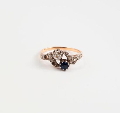 Bague en or (750) orné d'un diamant de taille...