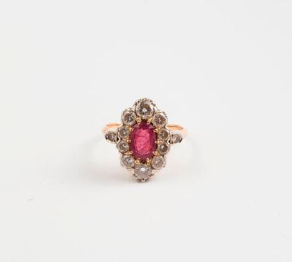 Bague marguerite en ors jaune et gris (750)...
