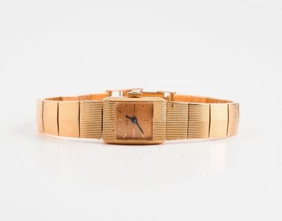 ZENITH.


Montre bracelet de dame en or jaune...