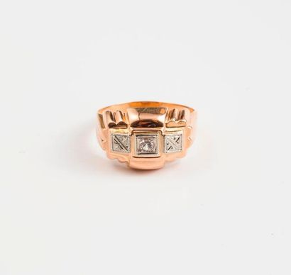 Bague en ors jaune et gris (750) ornée d'une...