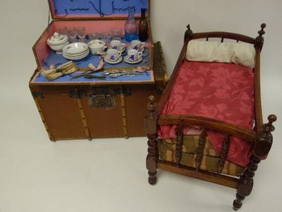Lot comprenant : 

- Partie de dinette en...