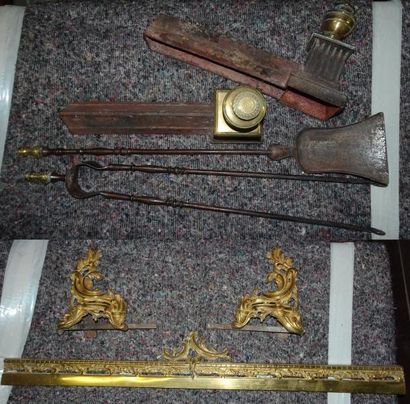 Nécessaire de foyer (recomposé) :

- barre...