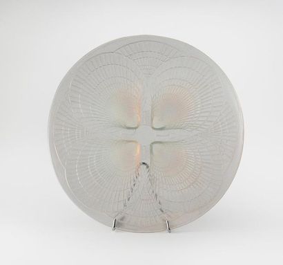 RENE LALIQUE (1860-1945)


Plat en verre...
