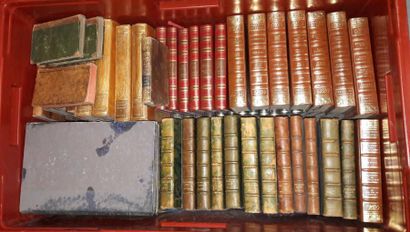 Caisse et mannette de livres brochés ou reliés.

XIXème...