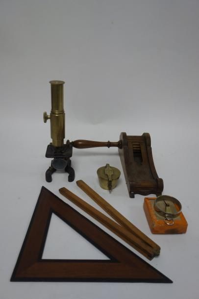 Lot d’objets divers du XIXème siècle, sauf...