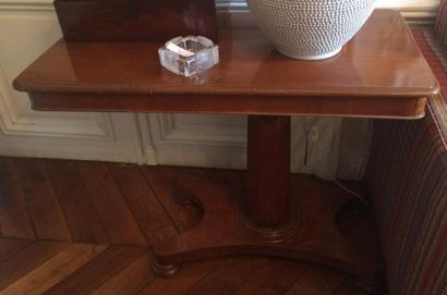 Table d’accouchée en bois naturel et acajou,...