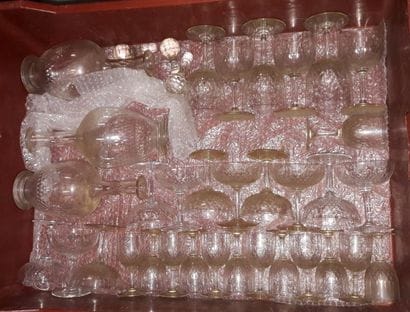 Mannette :

Partie de service de verres à...