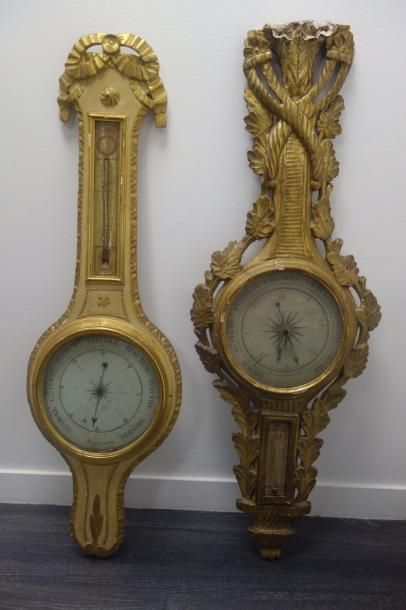 Deux baromètres thermomètres violonnés en...
