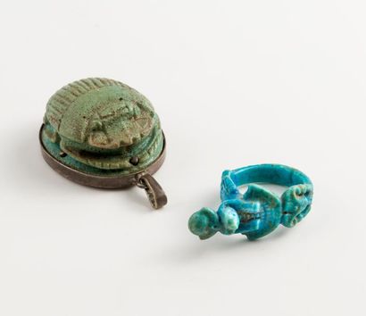 EGYPTE


- Bague en faïence bleue ornée d'un...