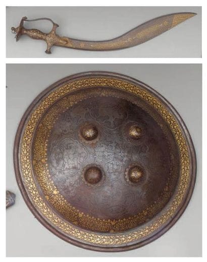 Ensemble Persan: a) Rondache à quatre bossettes...
