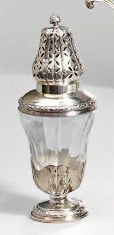 L. LAPAR.
Saupoudreuse de forme balustre,...