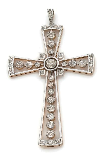 Important pendentif croix en or jaune (750)...