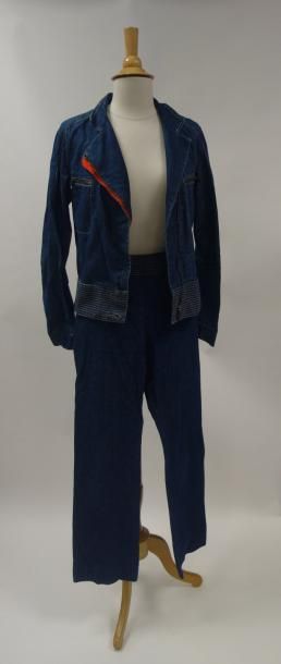KENZO JEANS


Ensemble veste et pantalon...