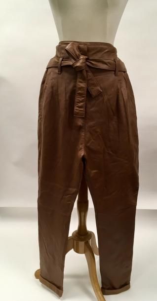BEL AIR


Pantalon en cuir d'agneau marron...