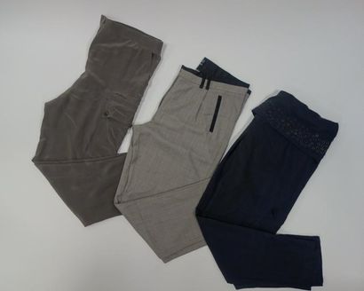 - IRO

Pantalon fluide en soie noire, à poches...