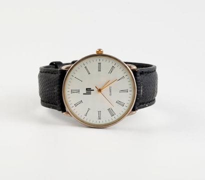 LIP


Montre bracelet d'homme en acier. 

Boîtier...