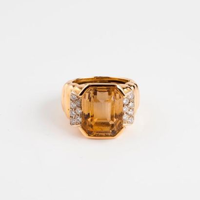 Bague chevalière en or jaune (750), à la...