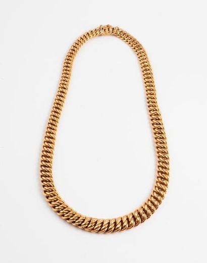 Collier en or jaune (750) à maille gourmette...