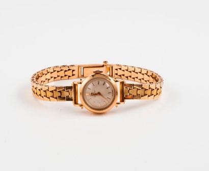OMEGA


Montre bracelet de dame en or jaune...