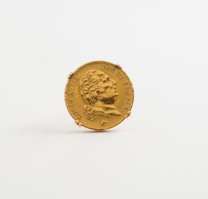 Broche en or jaune (750) ornée d'une pièce...