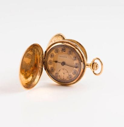 Montre de col savonnette chronomètre en or...