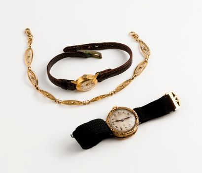 Lot comprenant : 

- DULUX 

Montre bracelet...