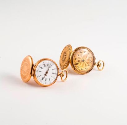 Lot comprenant : 

- Une montre de col en...