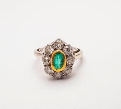 Bague marguerite en or jaune (750) et platine...