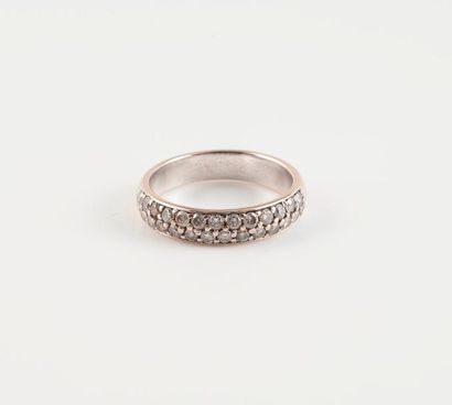 Demi alliance américaine en or gris (750)...