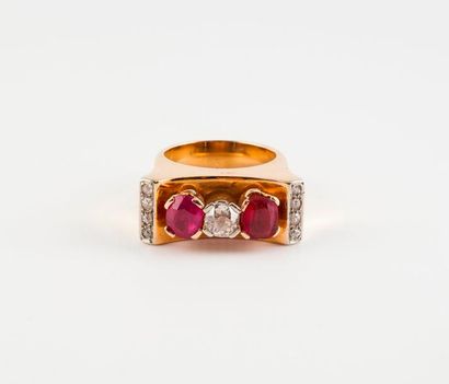 Importante bague en ors jaune et gris (750)...