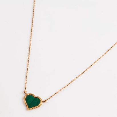 Collier en or jaune (750) orné d'un coeur...