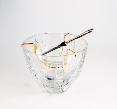 BACCARAT


Un service à caviar en cristal...