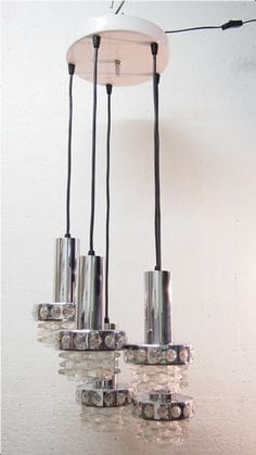 RAAK Ed-UFO 


Lustre suspension retenant...