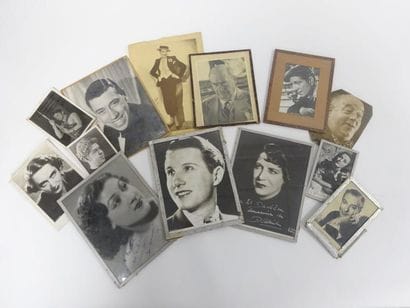 Lot de 13 photographies, tirages en noir...