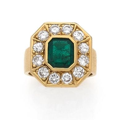 Bague de forme octogonale en or jaune (750)...