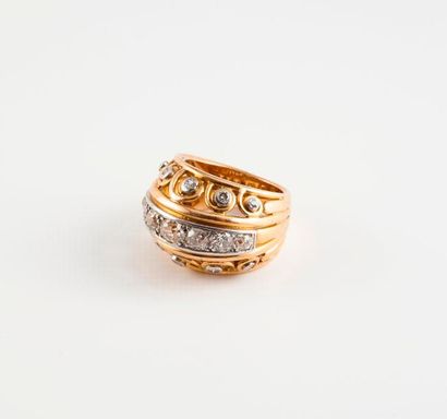 Bague en filins d'or jaune (750) de forme...
