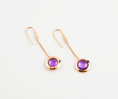 Paire de pendants d'oreilles en or jaune...