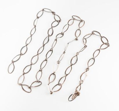 Ceinture en argent (min. 800) à maillons...